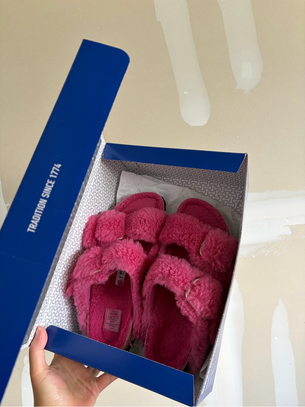 NWT Birkenstock fuchsia tulip pink teddy big buckle size 39